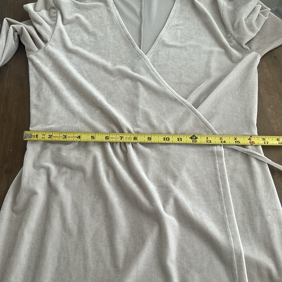Vila Wrap Dress Long Sleeves Knee Length Velveteen Soft Size L Champagne colour - Picture 14 of 14